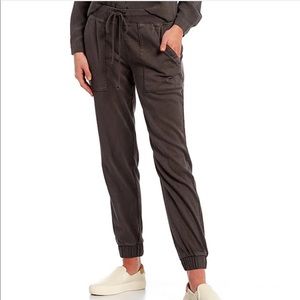 Cloth and Stone relaxed joggers